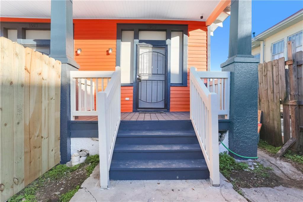 1909 Port Street - 1